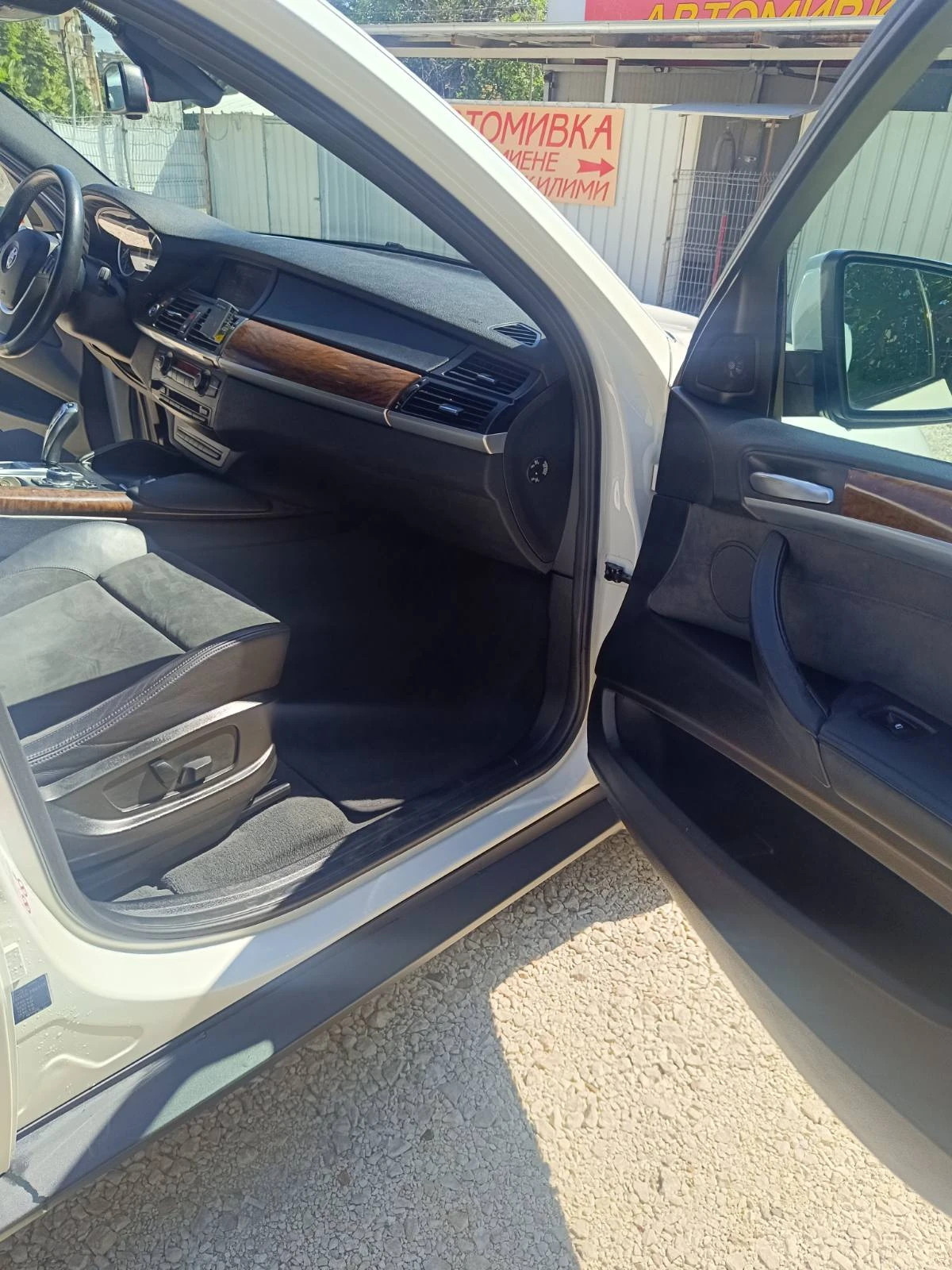 BMW X6 50i * 360 * Harman Kardon * (НАЛИЧНА В БГ), снимка 14 - Автомобили и джипове - 56181092