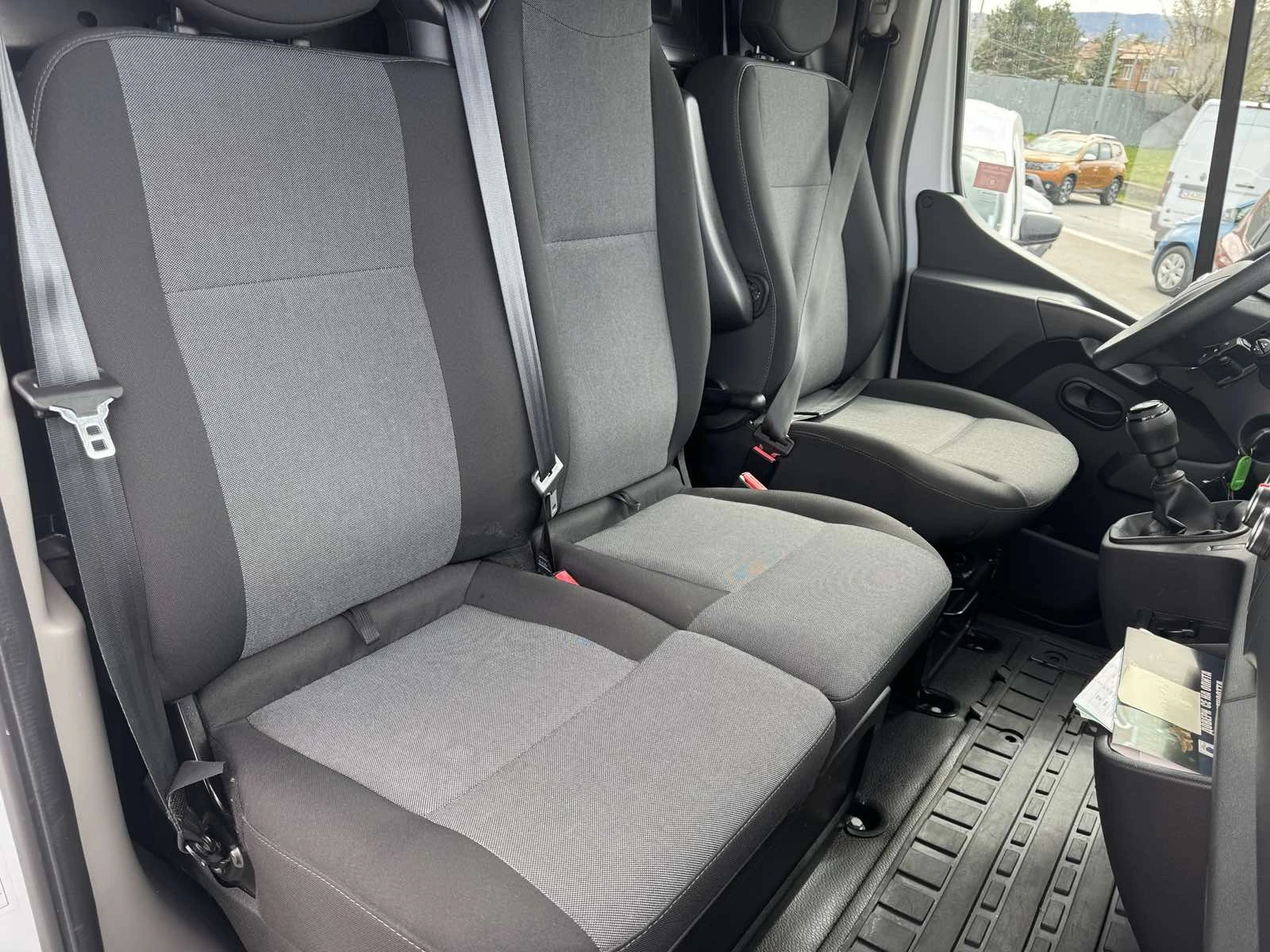 Nissan NV400 2.3dCi 136k.c , снимка 9 - Бусове и автобуси - 54148458