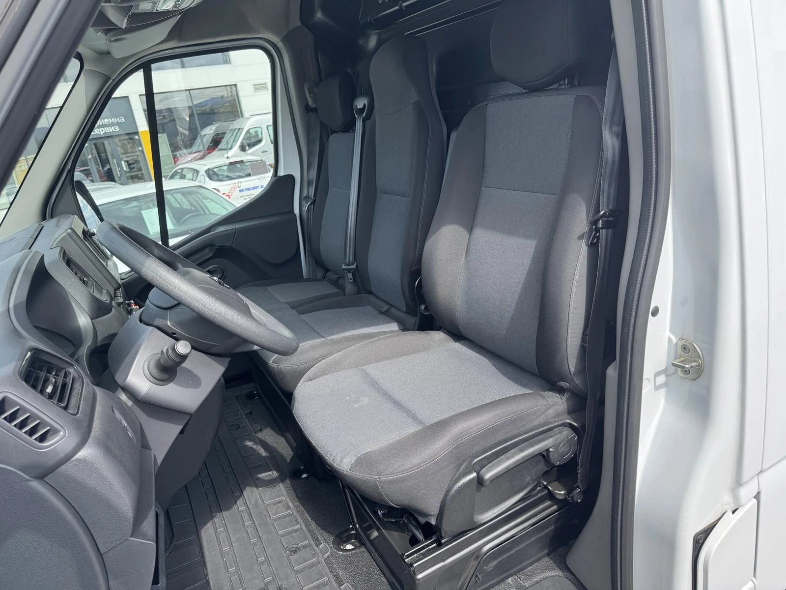 Nissan NV400 2.3dCi 136k.c , снимка 12 - Бусове и автобуси - 54148458