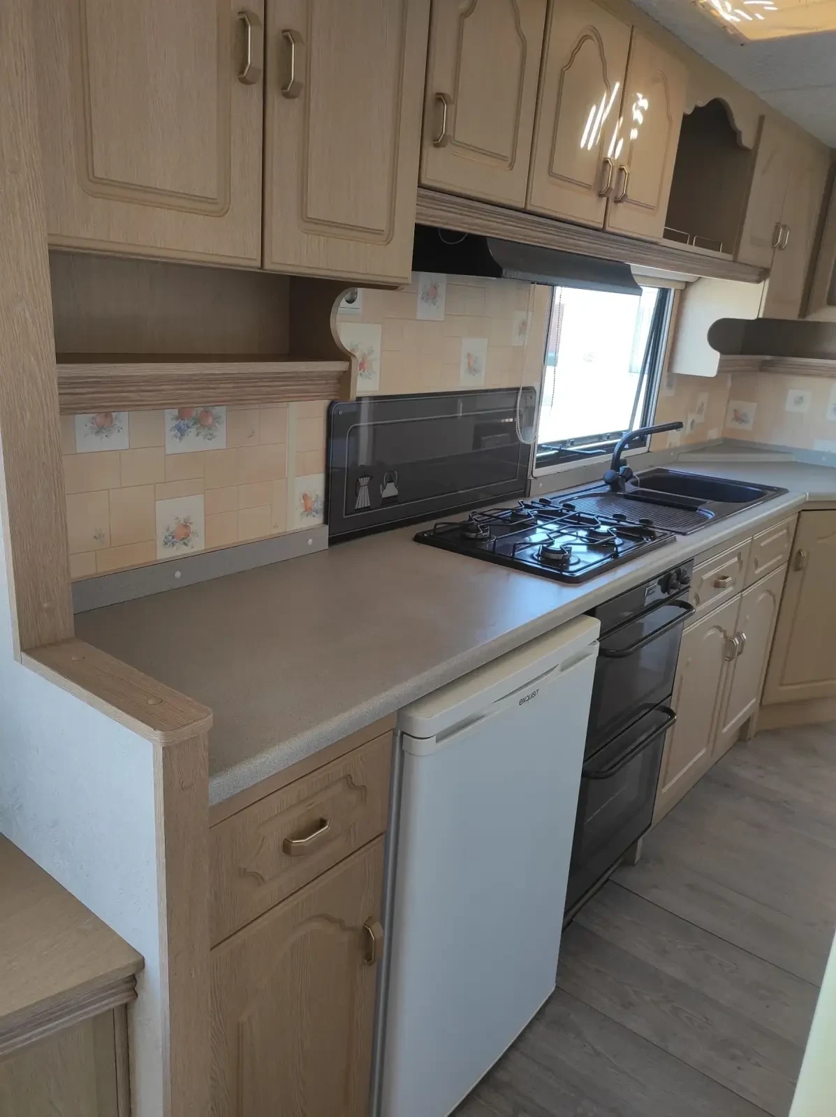 Каравана ABI STACARAVAN, снимка 3 - Каравани и кемпери - 54370519