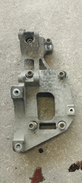 Колянов и разпределителен вал и др. Части за VW Caddy/Touran BSX 2.0 метан , снимка 12