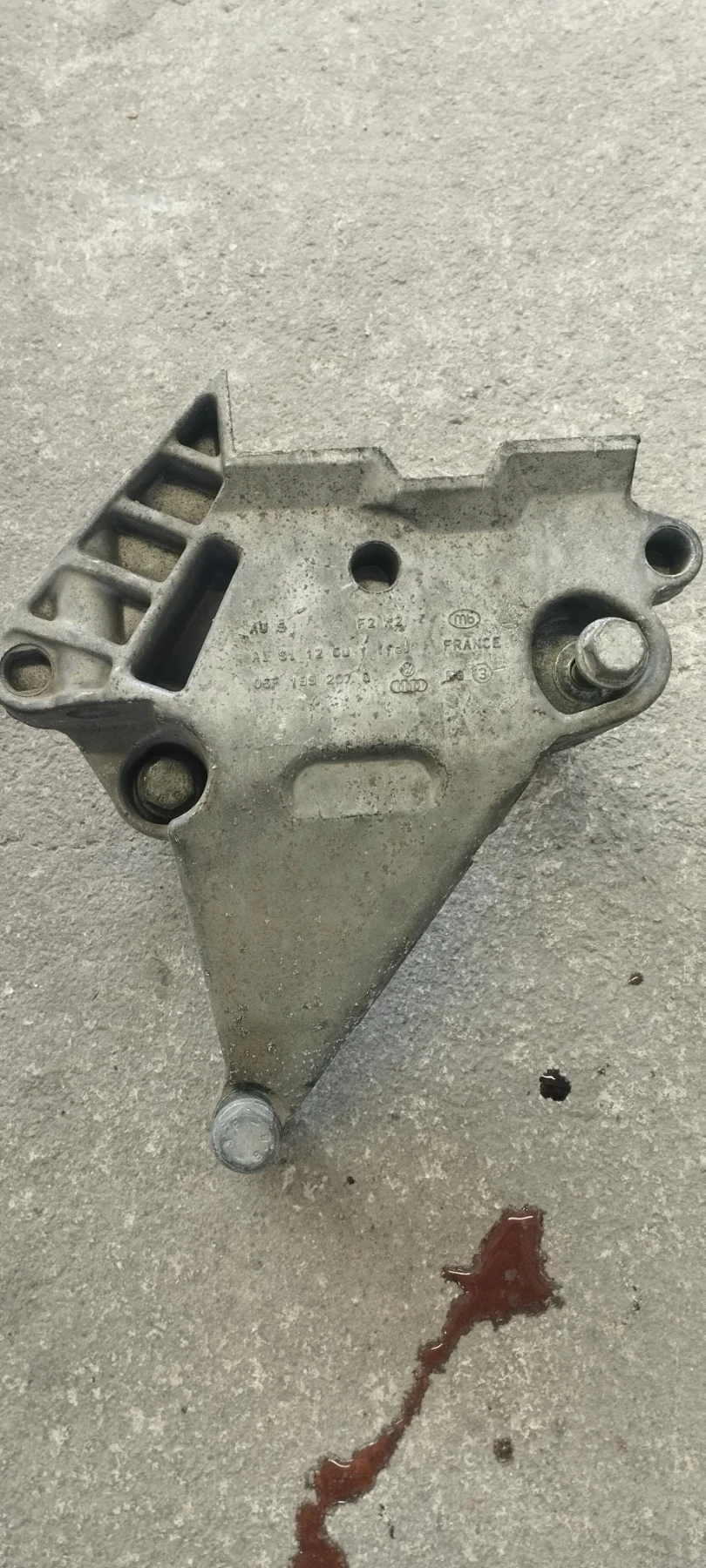 Колянов и разпределителен вал и др. Части за VW Caddy/Touran BSX 2.0 метан , снимка 11 - Части - 54091804