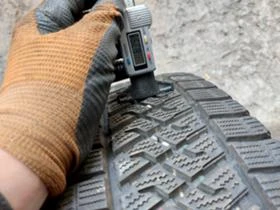 Гуми Зимни 205/75R16, снимка 3