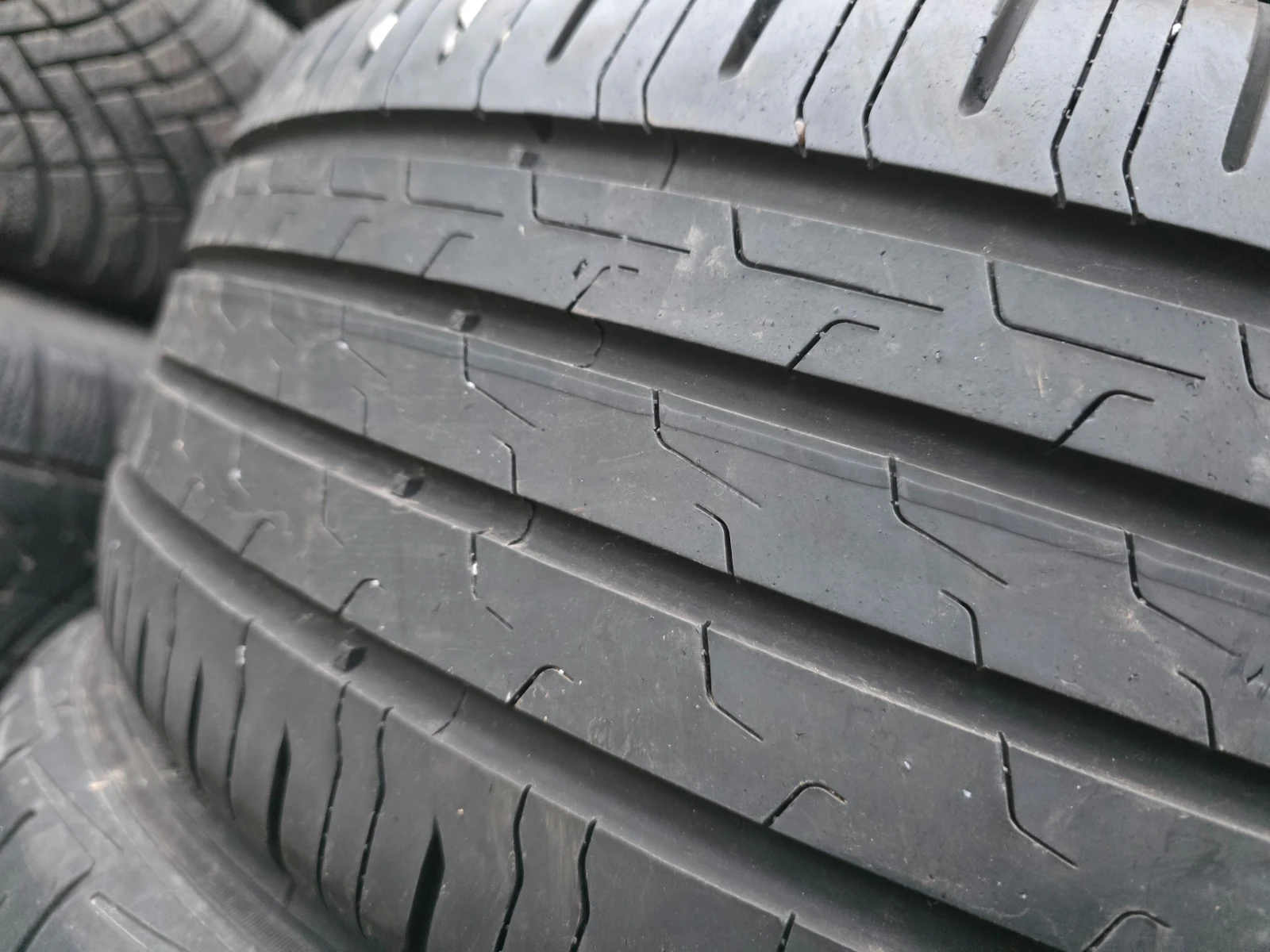 Гуми Летни 215/55R17, снимка 2 - Гуми и джанти - 55581496
