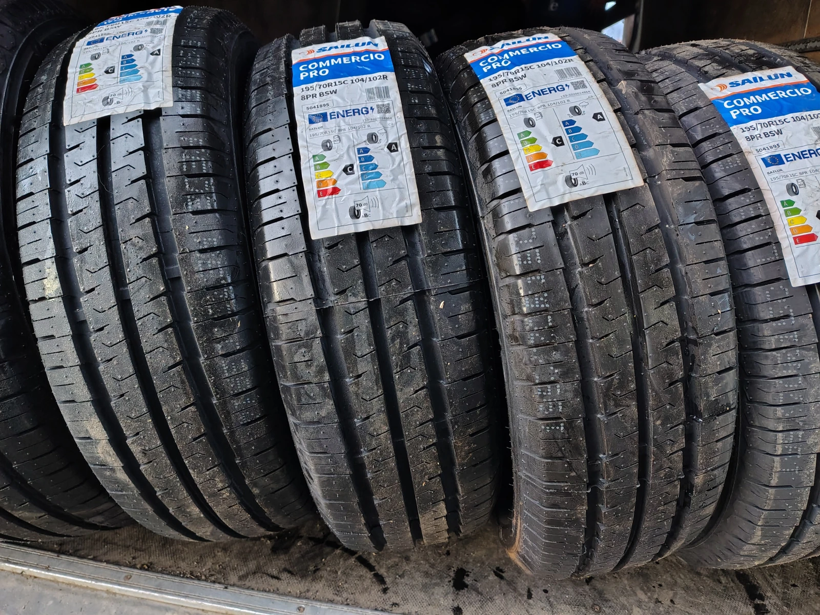 Гуми Летни 195/70R15, снимка 3 - Гуми и джанти - 55837167