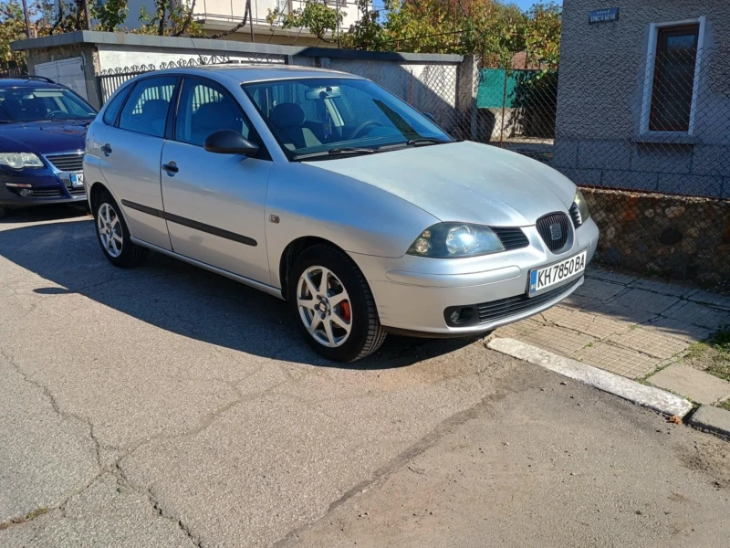 Seat Ibiza, снимка 1 - Автомобили и джипове - 47793341