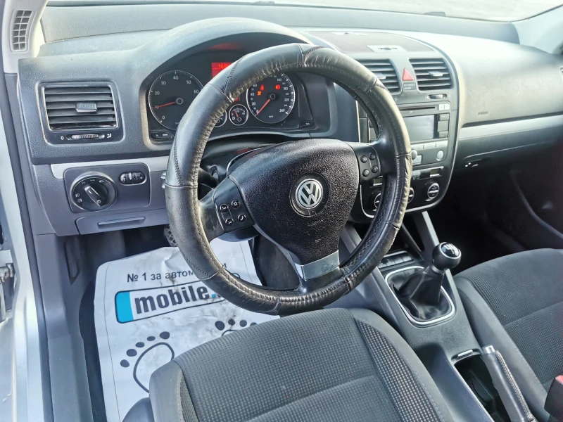 VW Golf Комби, снимка 4 - Автомобили и джипове - 48909573