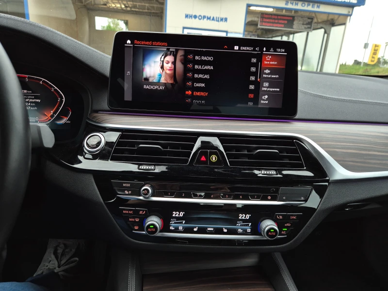 BMW 530 D xdrive premium selection в гаранция до 2027, снимка 14 - Автомобили и джипове - 53244544