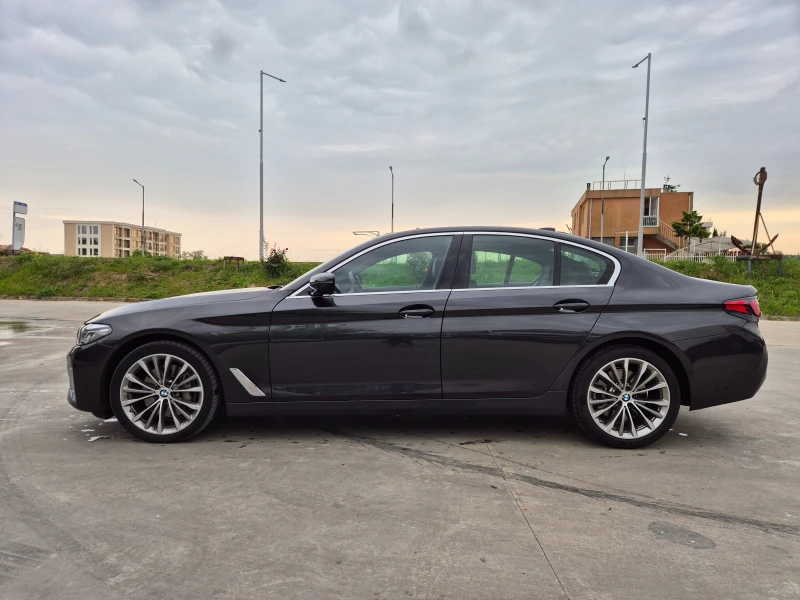 BMW 530 D xdrive premium selection в гаранция до 2027, снимка 4 - Автомобили и джипове - 53244544