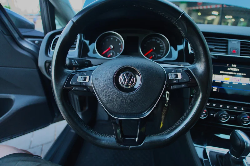 VW Golf 7.5 1.5 TSI 150кс highline, снимка 14 - Автомобили и джипове - 51347063