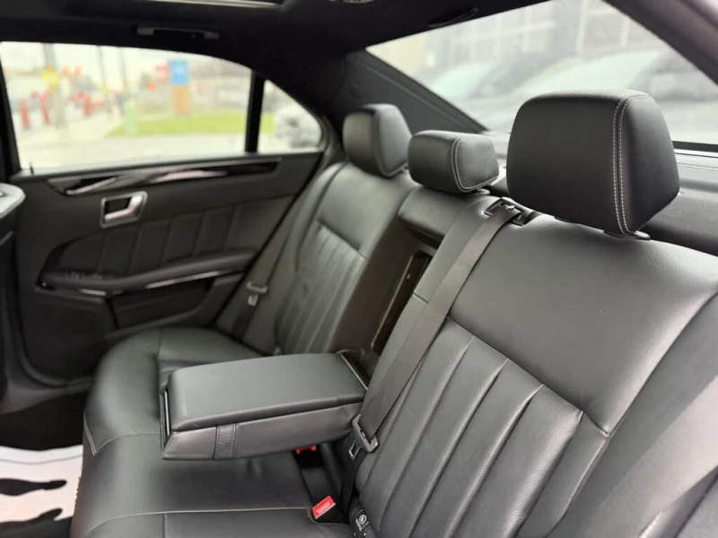Mercedes-Benz E 400 4MATIC* АвтоКредит* (ЦЕНА ДО БГ), снимка 17 - Автомобили и джипове - 52693450