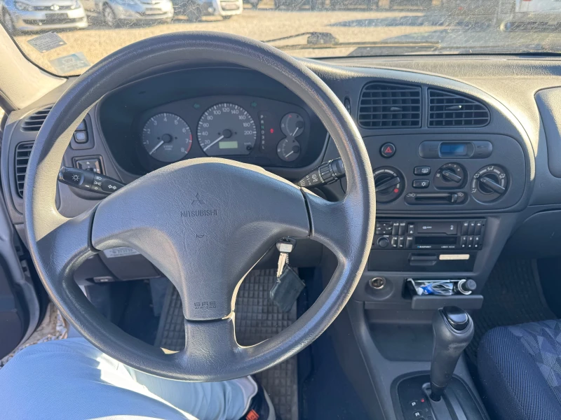 Mitsubishi Colt Автоматик* Бензин* Климатик* , снимка 6 - Автомобили и джипове - 52894080