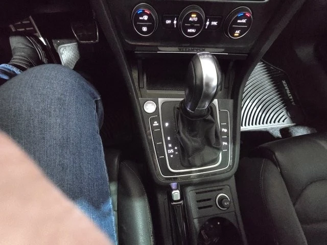 VW Golf * DSG * CARFAX * БЕЗ ПЪРВОНАЧАЛНА ВНОСКА, снимка 13 - Автомобили и джипове - 53398927