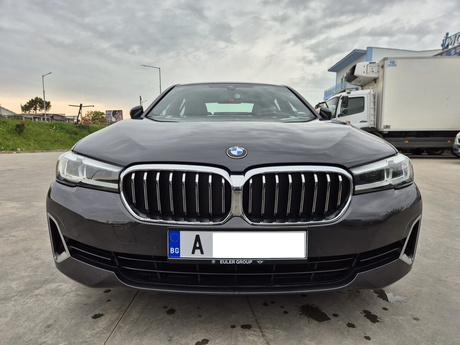 BMW 530 D xdrive premium selection в гаранция до 2027, снимка 1