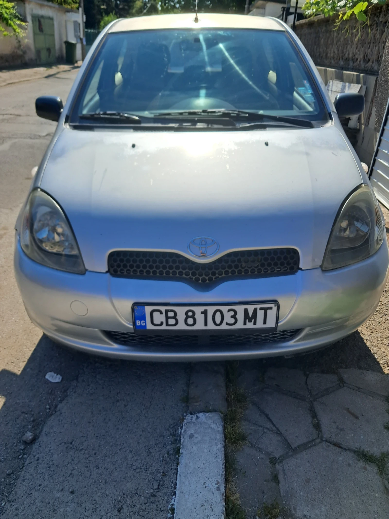 Toyota Yaris 1.0 бензин - изображение 3
