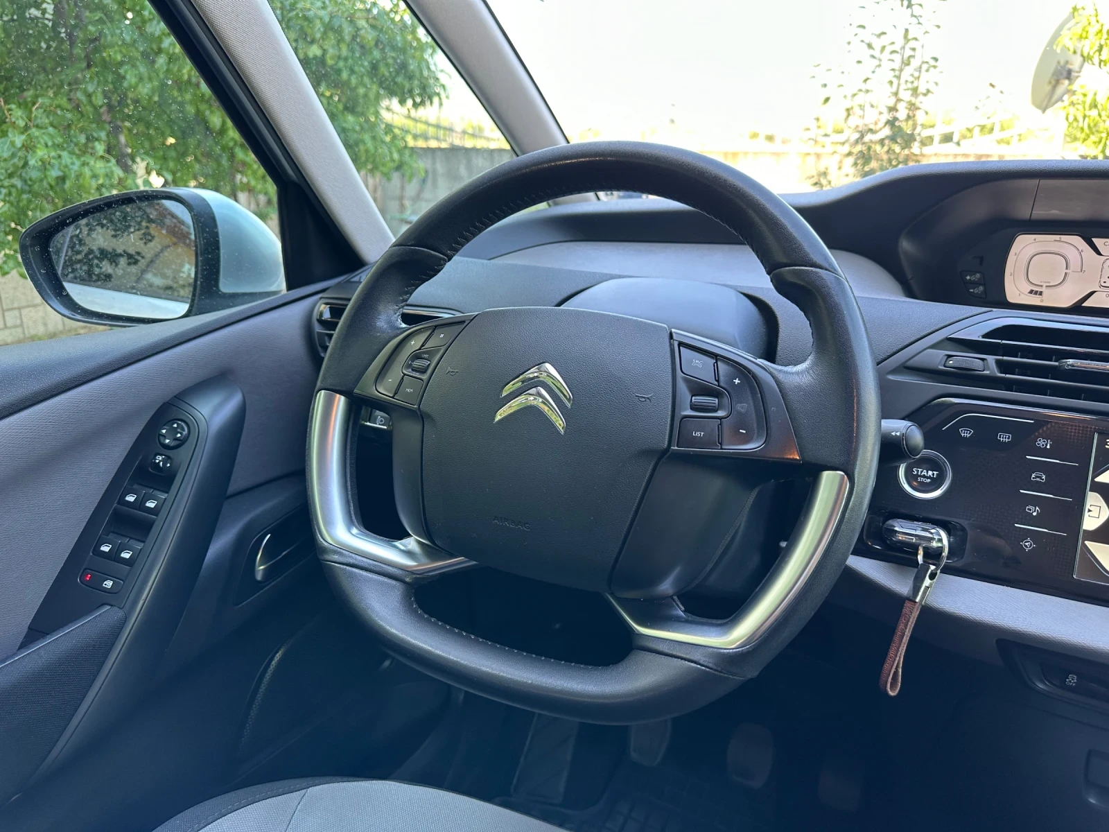Citroen Grand C4 Picasso 6+ 1/Navi/Led - изображение 9