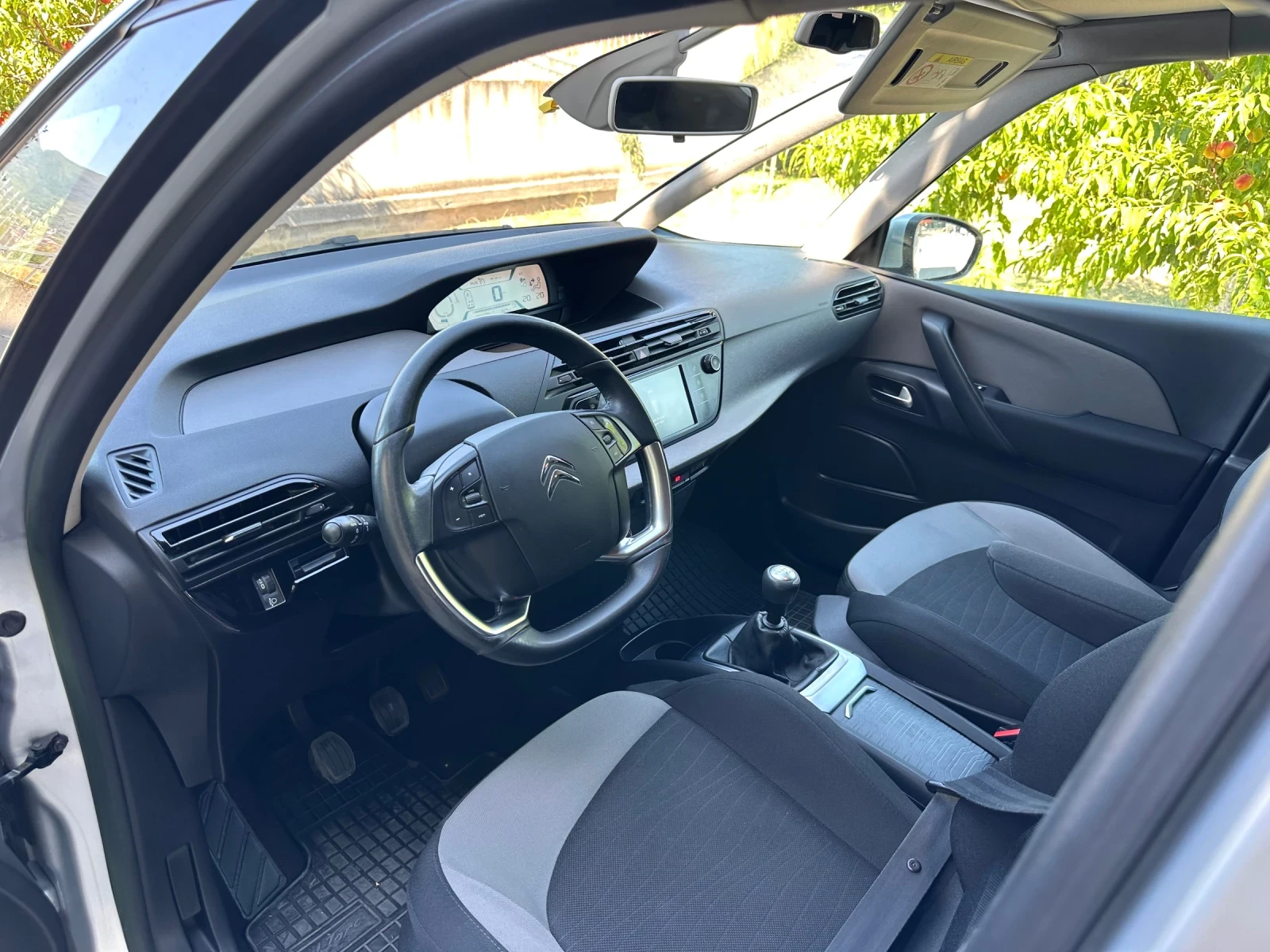 Citroen Grand C4 Picasso 6+ 1/Navi/Led - изображение 7
