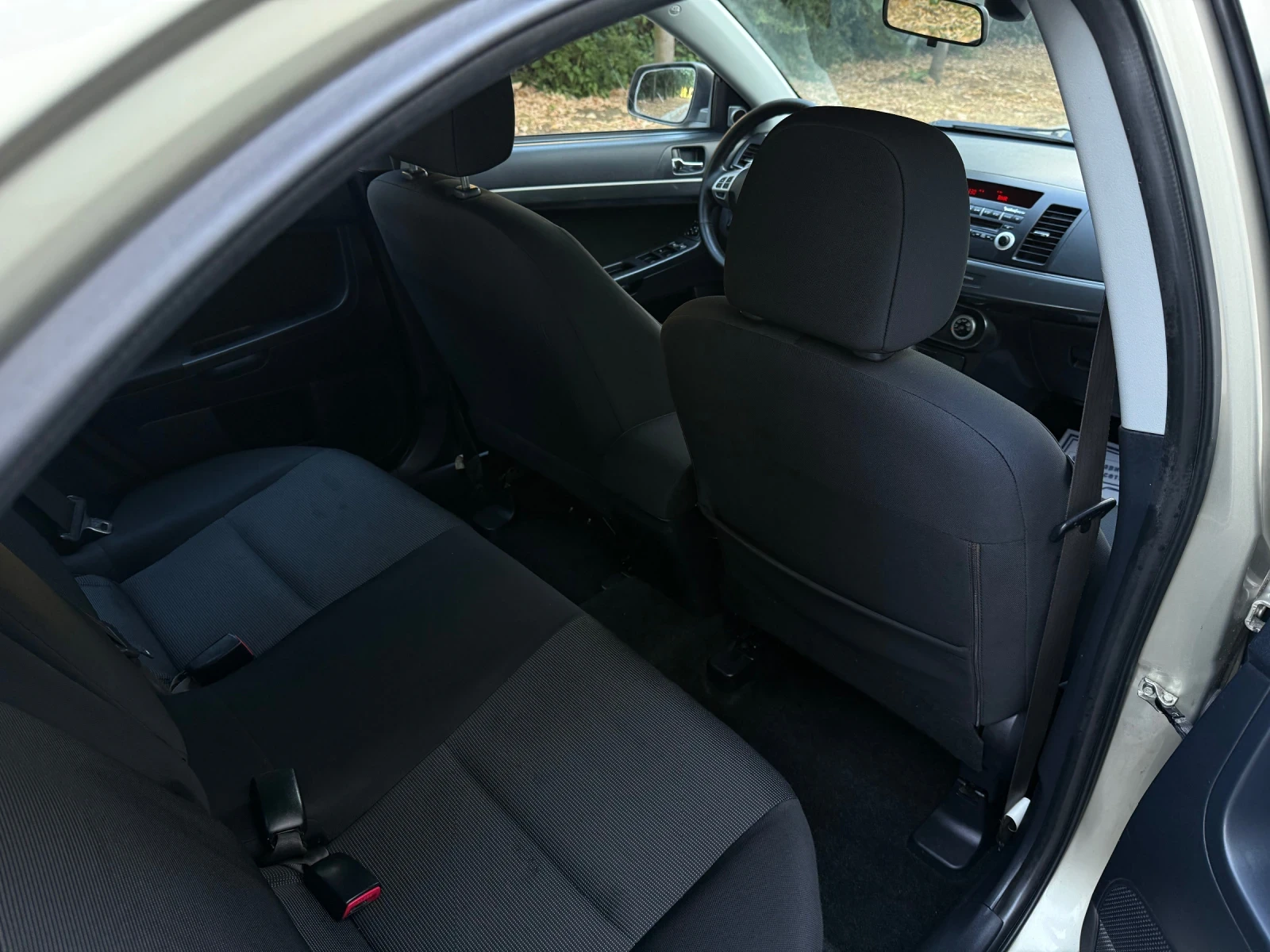 Mitsubishi Lancer 1.8i АВТОМАТИК - изображение 9