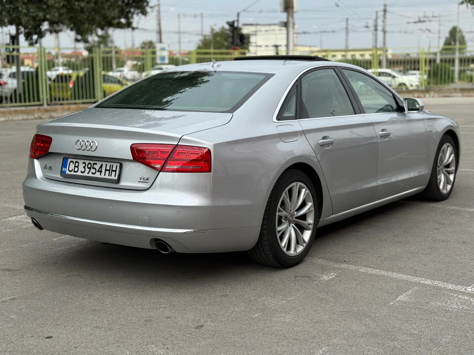 Audi A8 4.2TDI* 4x4* FULL LED* ВАКУМ* ОБДУХ* DISTR* BOSE - изображение 2
