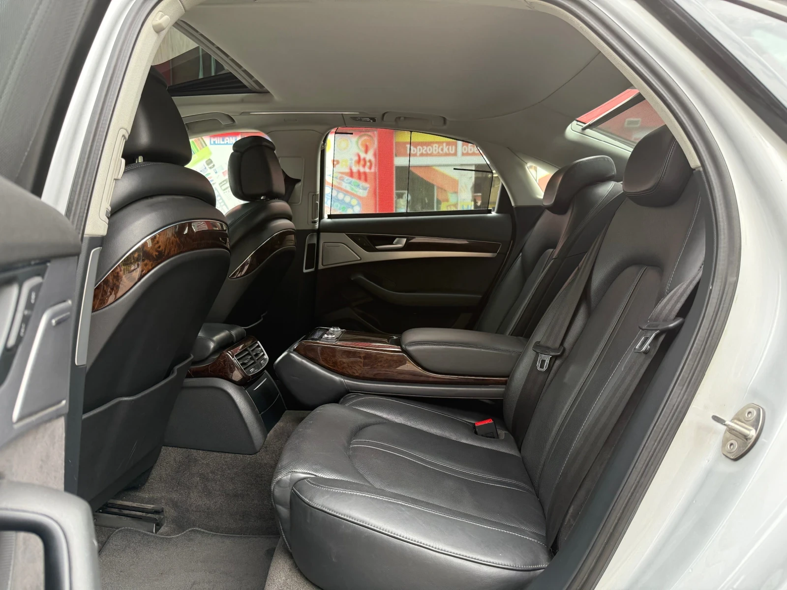 Audi A8 4.2TDI* 4x4* FULL LED* ВАКУМ* ОБДУХ* DISTR* BOSE - изображение 10