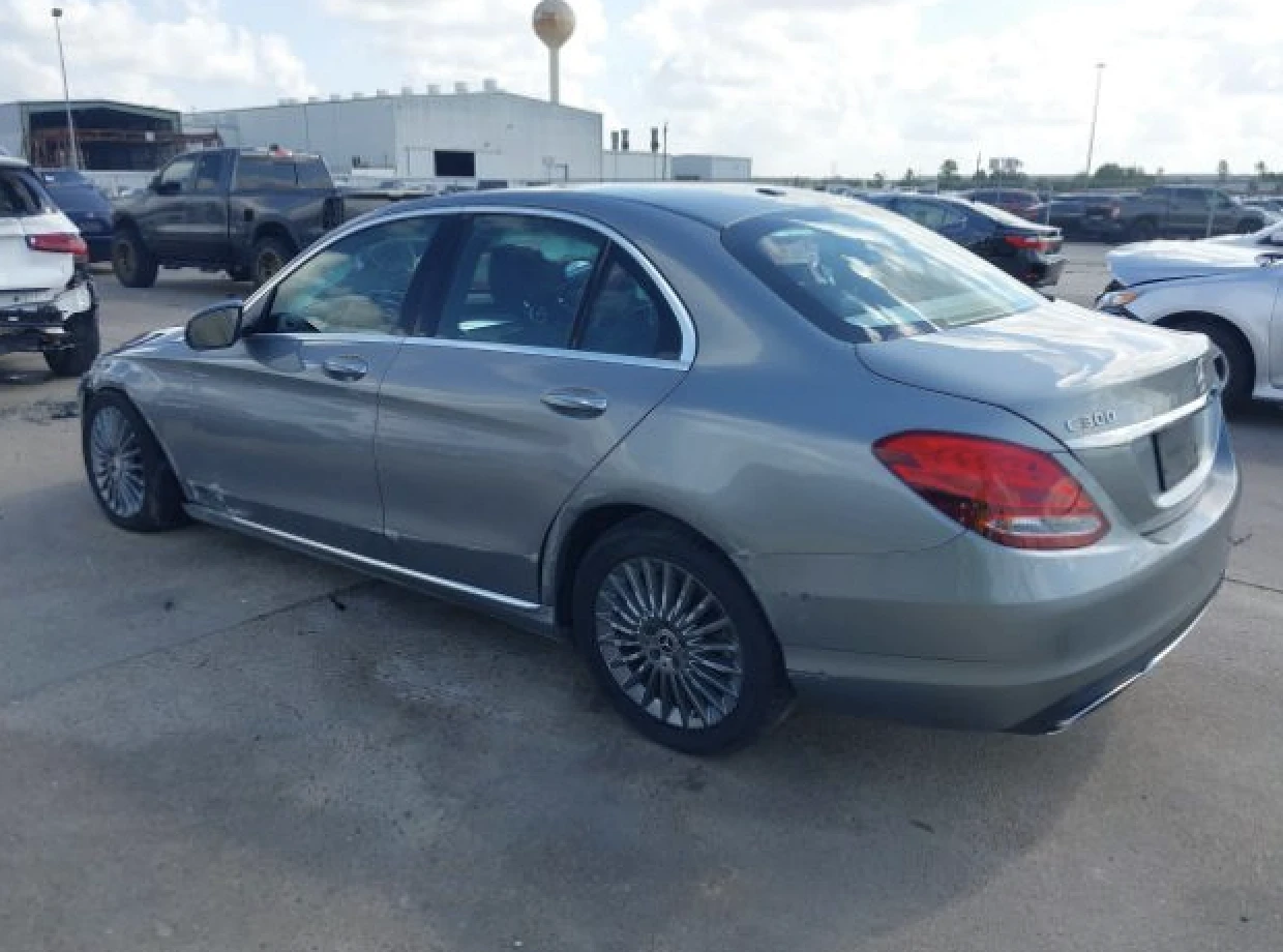 Mercedes-Benz C 300  - изображение 3
