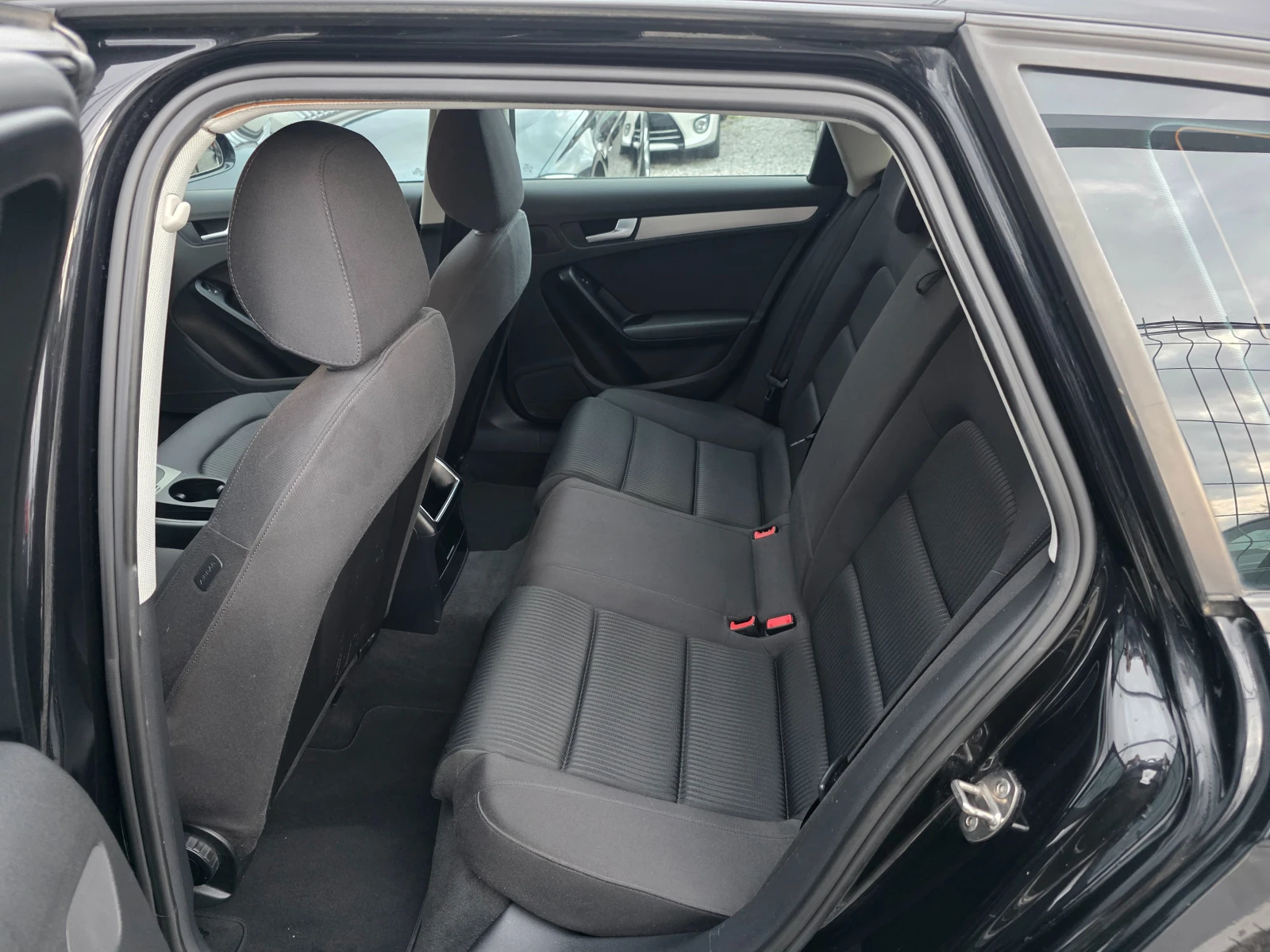 Audi A4 2.0TDI AVTO  - изображение 9