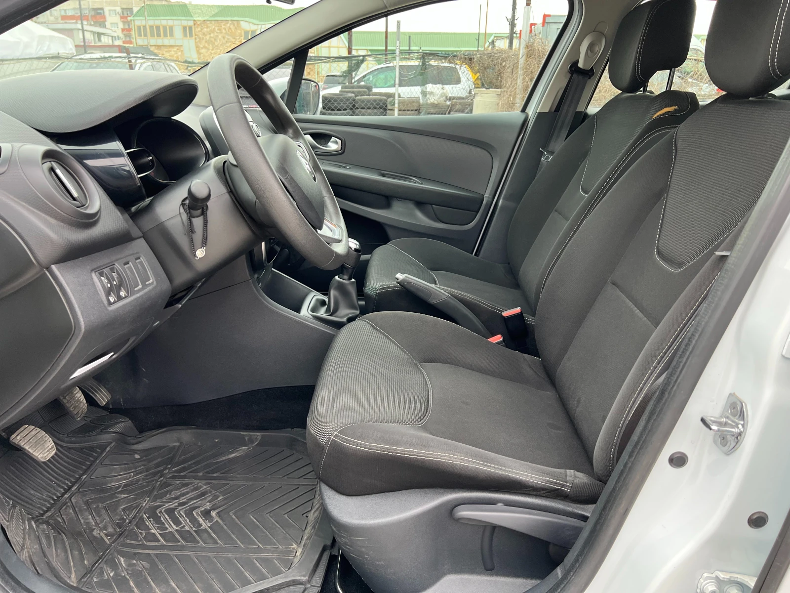 Renault Clio 1.2 16v , снимка 10 - Автомобили и джипове - 53893848