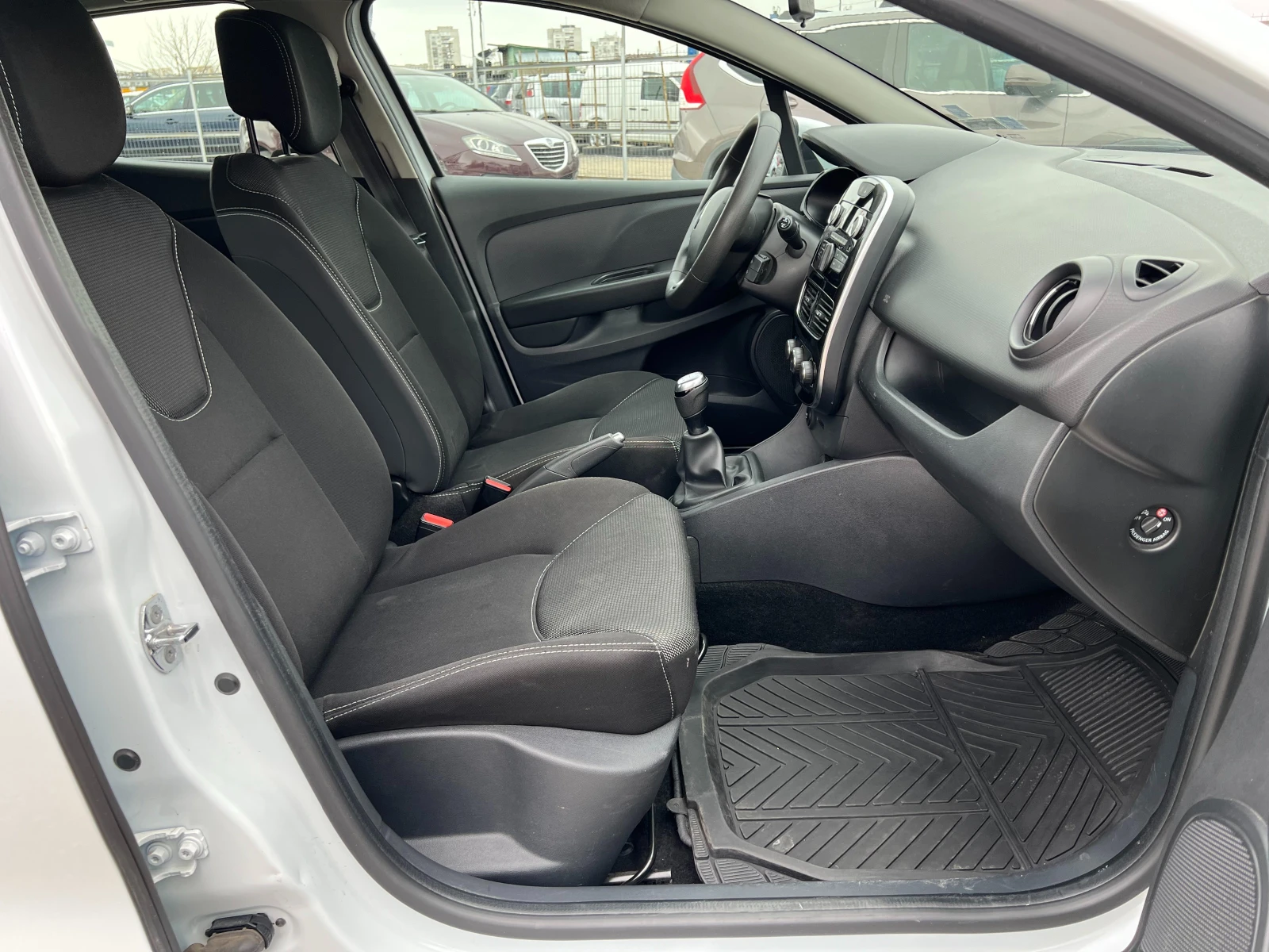 Renault Clio 1.2 16v , снимка 13 - Автомобили и джипове - 53893848