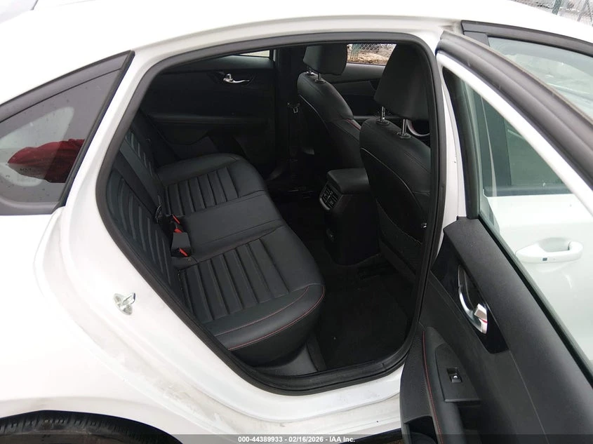 Kia Forte 1.6L I-4 DI, DOHC, VVT, TURBO, 201HP Front Wheel | Mobile.bg � ����������� 8