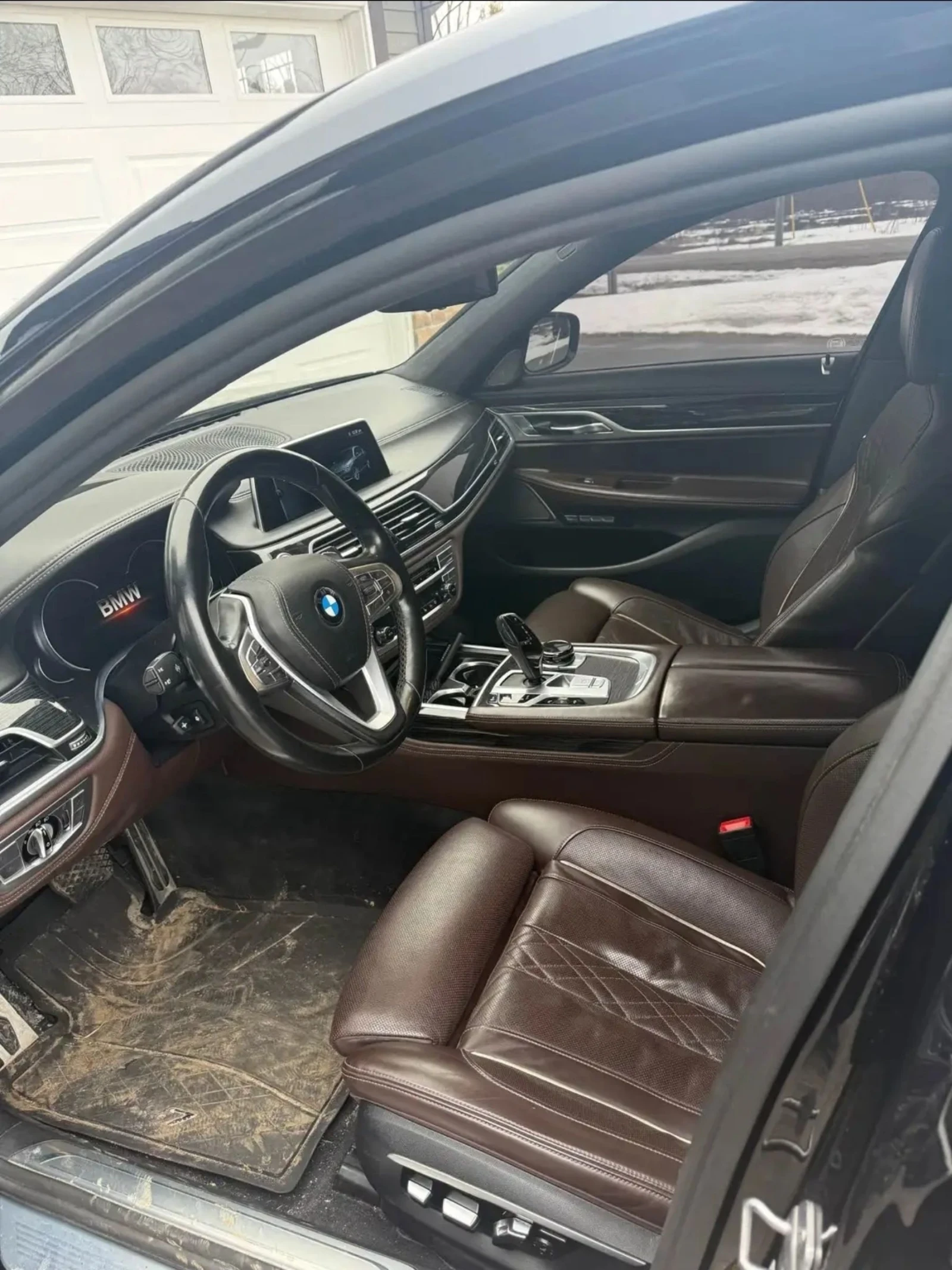 BMW 750 2016/XDRIVE/PANO/N63B/360/CARFAX, снимка 4 - Автомобили и джипове - 54070646