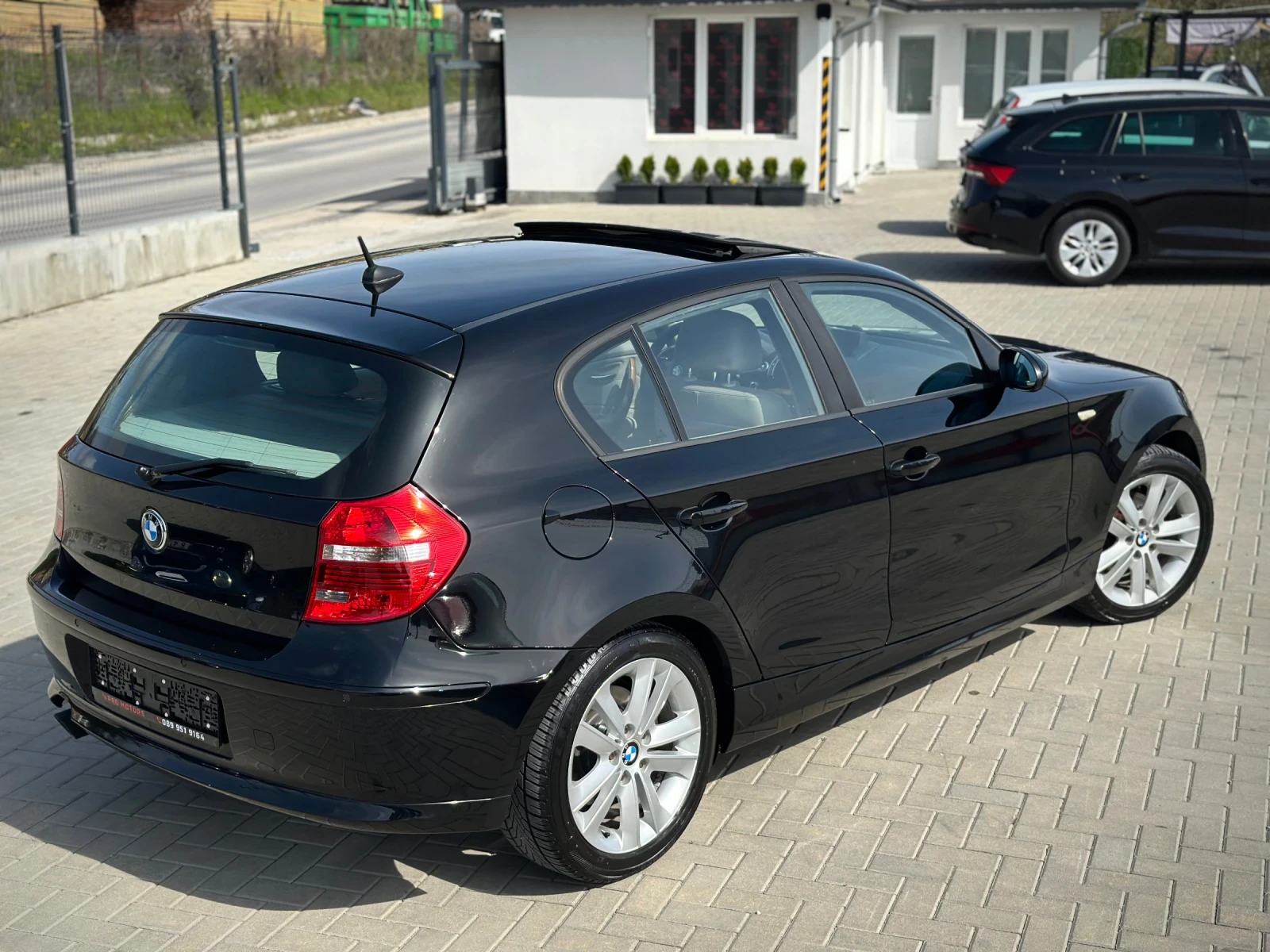 BMW 118 Facelift 2.0, снимка 6 - Автомобили и джипове - 54206830