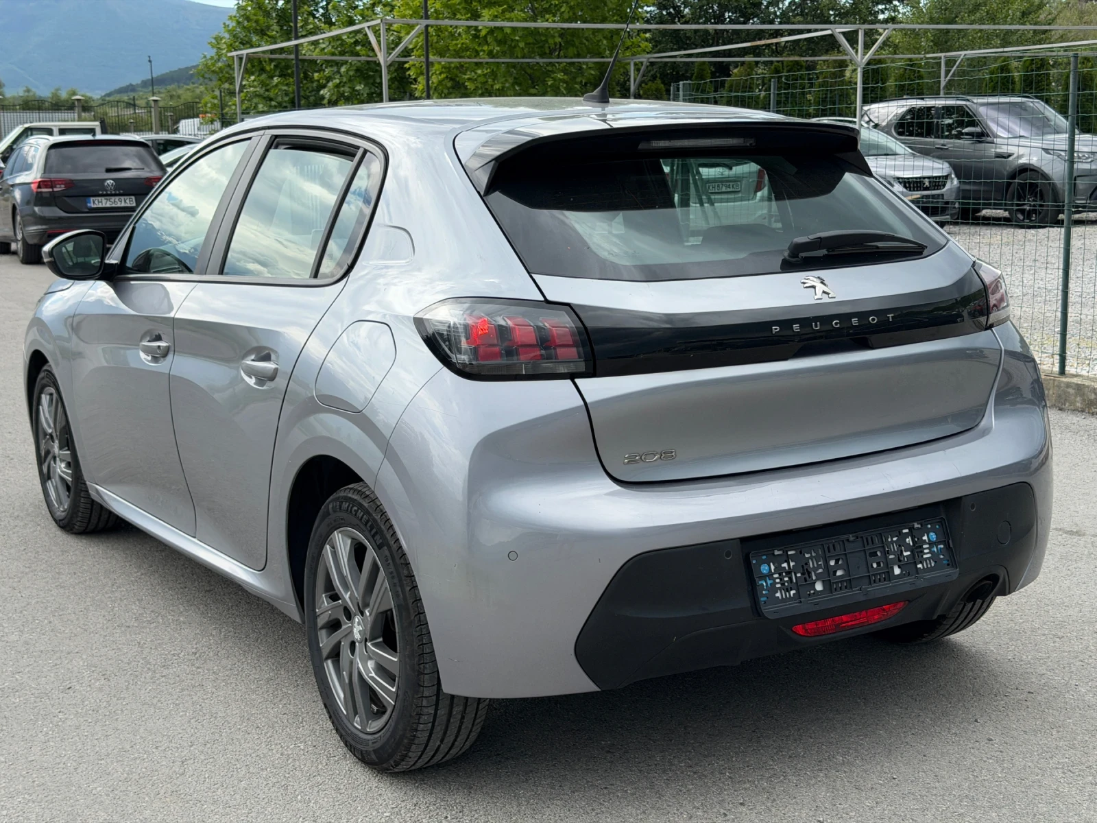 Peugeot 208 1.5HDI, снимка 4 - Автомобили и джипове - 54760708