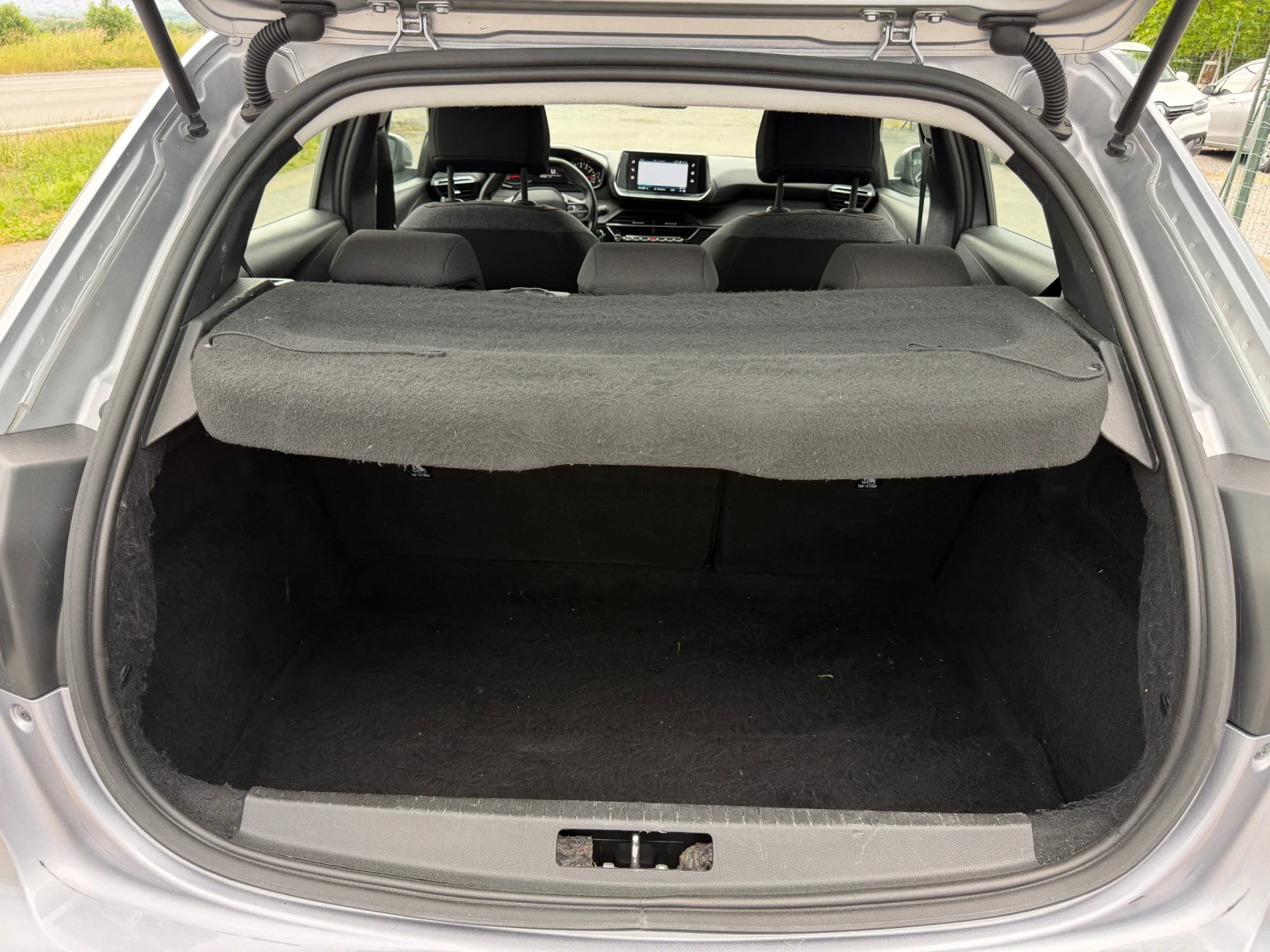 Peugeot 208 1.5HDI, снимка 6 - Автомобили и джипове - 54760708