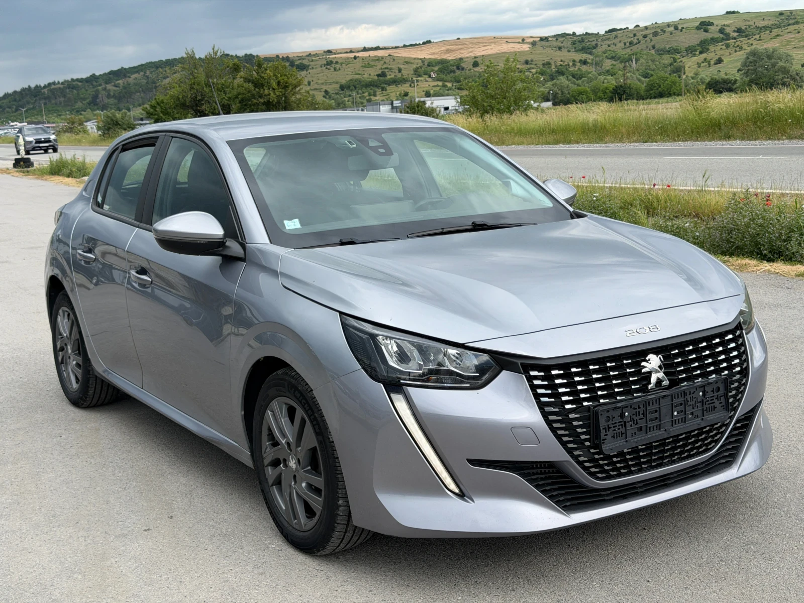 Peugeot 208 1.5HDI, снимка 2 - Автомобили и джипове - 54760708
