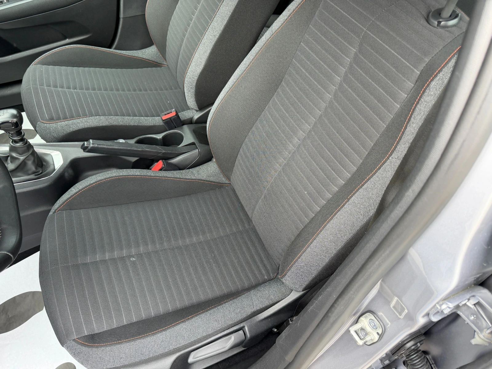 Peugeot 208 1.5HDI, снимка 10 - Автомобили и джипове - 54760708