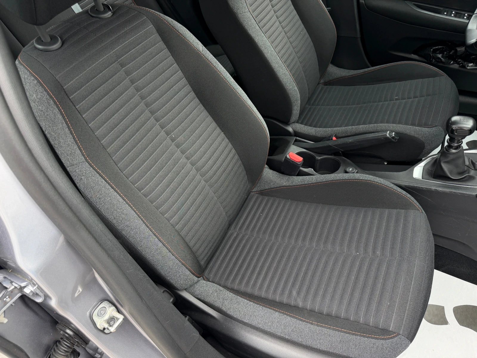 Peugeot 208 1.5HDI, снимка 9 - Автомобили и джипове - 54760708