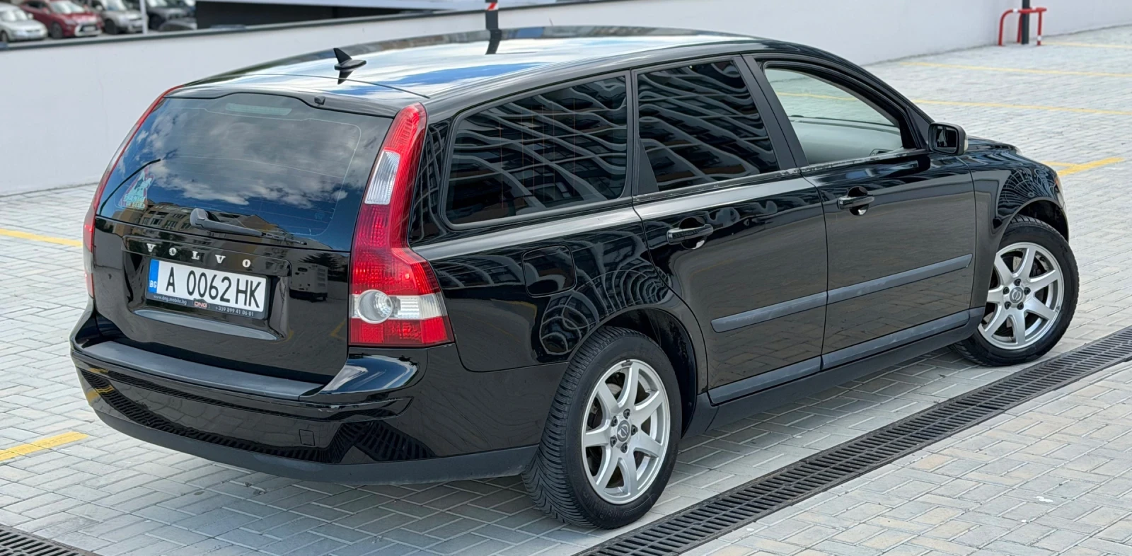 Volvo V50 2.0D 6ск 2007г, снимка 4 - Автомобили и джипове - 54897248