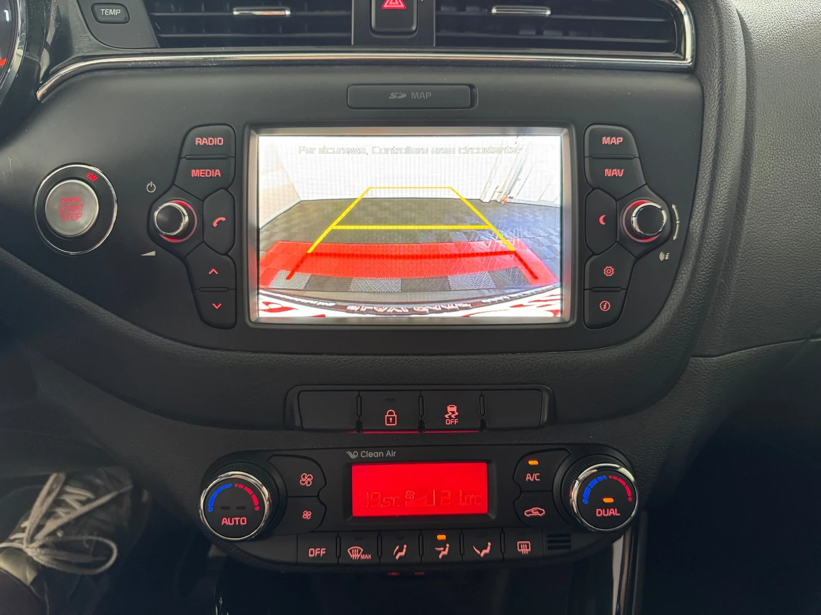 Kia Ceed 1.6 CRDI 136 hp SW | DCT | GT-LINE | 93.000 km!, снимка 13 - Автомобили и джипове - 55283246