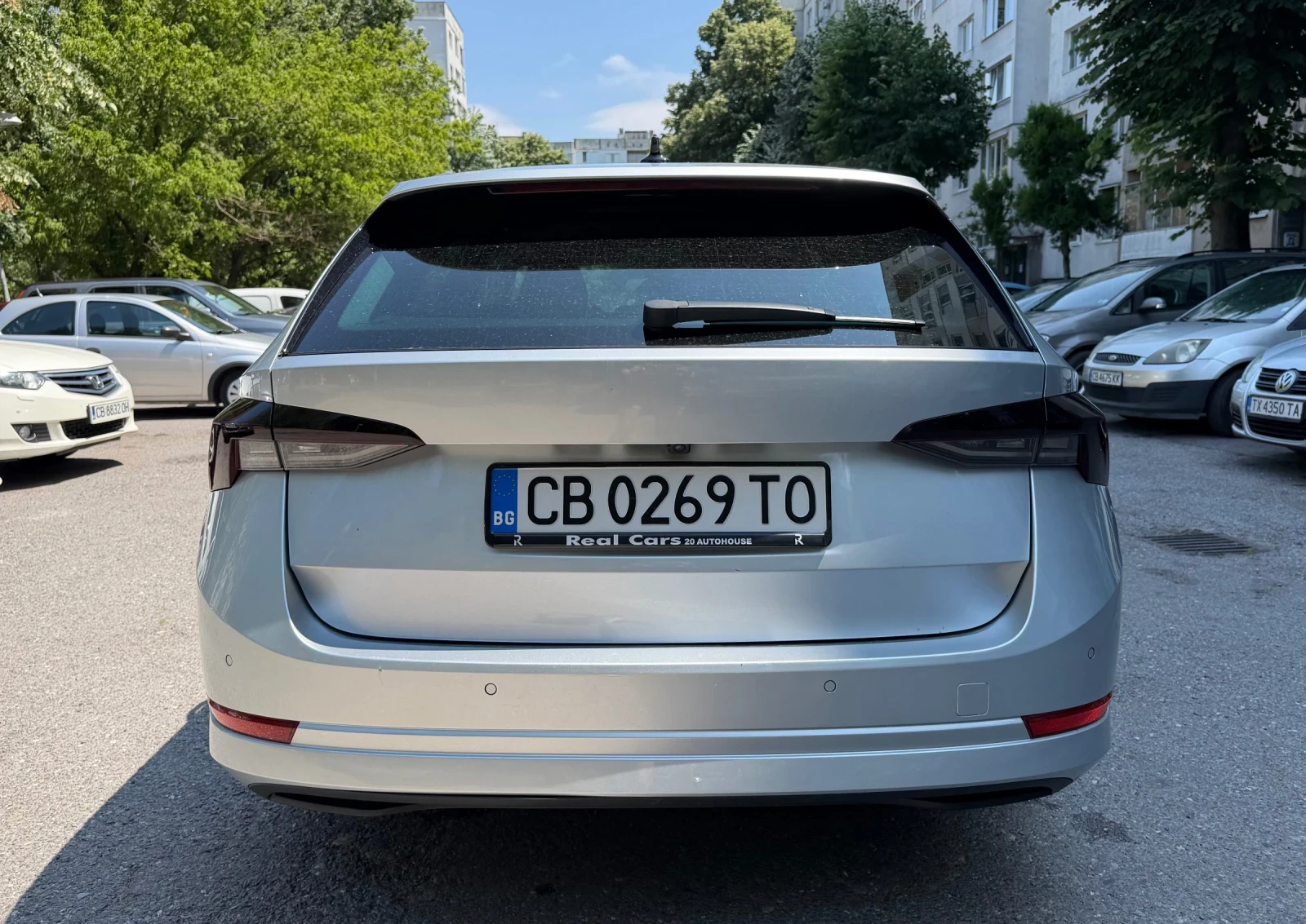 Skoda Octavia 2.0 TDI* LUXURY EDIT* HEAD UP* CANTON* 360 CAM, снимка 6 - Автомобили и джипове - 55377856