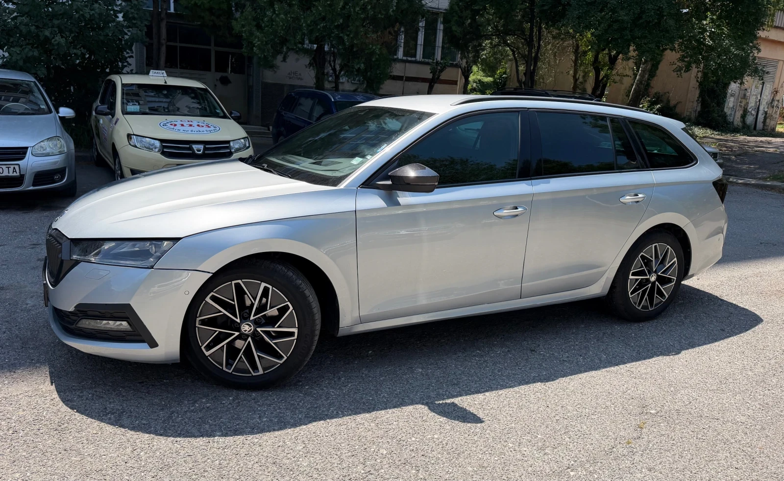 Skoda Octavia 2.0 TDI* LUXURY EDIT* HEAD UP* CANTON* 360 CAM, снимка 4 - Автомобили и джипове - 55377856