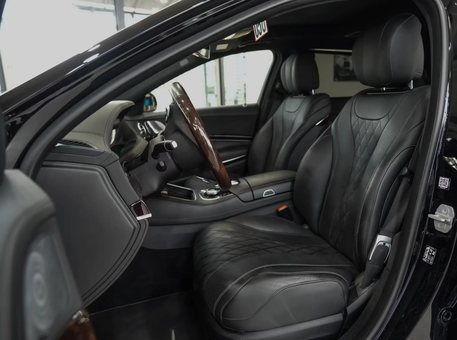 Mercedes-Benz S 560 Maybach CHAUFFEUR-PAK EXKLUSIVE PANO DESIGNO, снимка 6 - Автомобили и джипове - 55430018