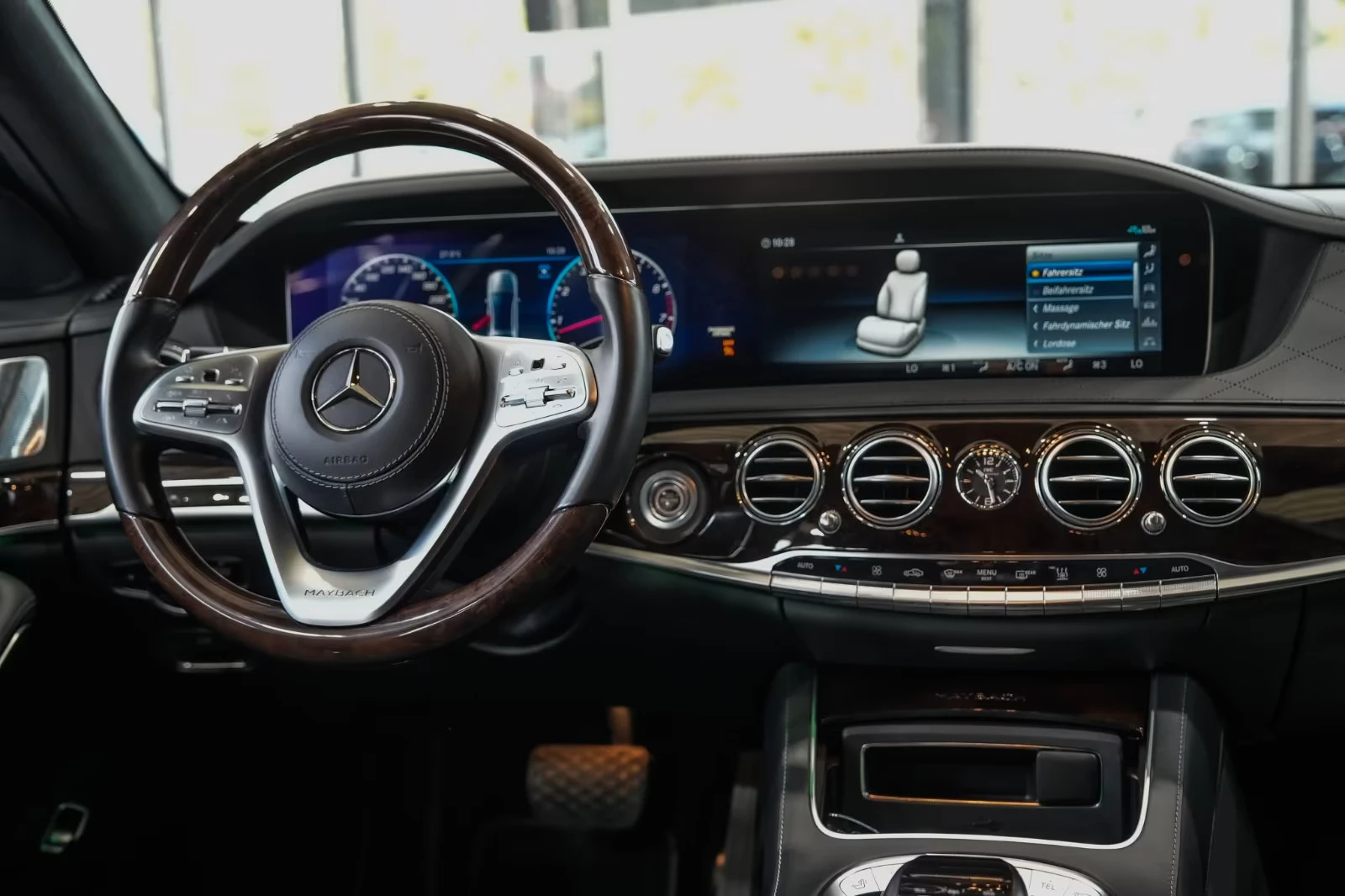 Mercedes-Benz S 560 Maybach CHAUFFEUR-PAK EXKLUSIVE PANO DESIGNO, снимка 9 - Автомобили и джипове - 55430018