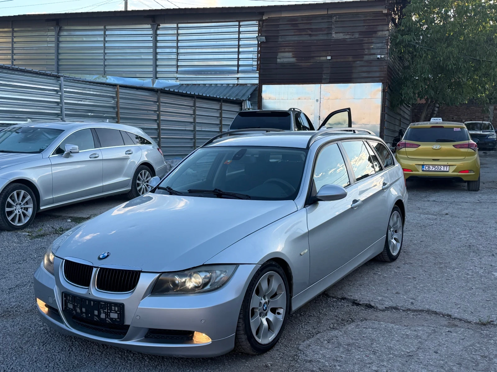BMW 320, снимка 2 - Автомобили и джипове - 56079522