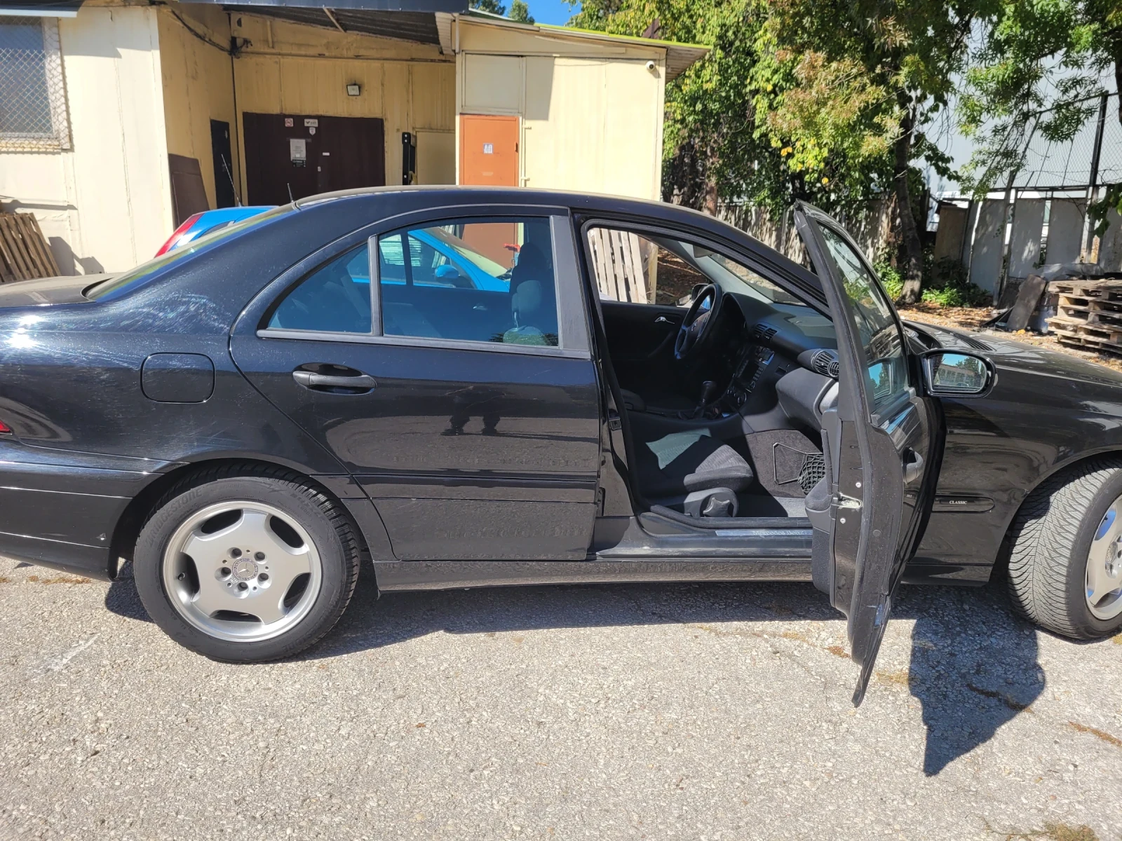Mercedes-Benz C 200, снимка 10 - Автомобили и джипове - 56681317