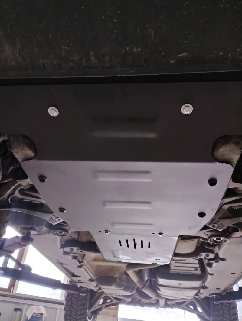 VW Touareg, снимка 12 - Автомобили и джипове - 52170609