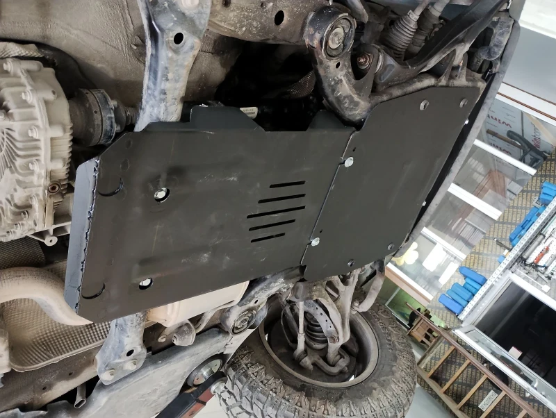 VW Touareg, снимка 10 - Автомобили и джипове - 52170609