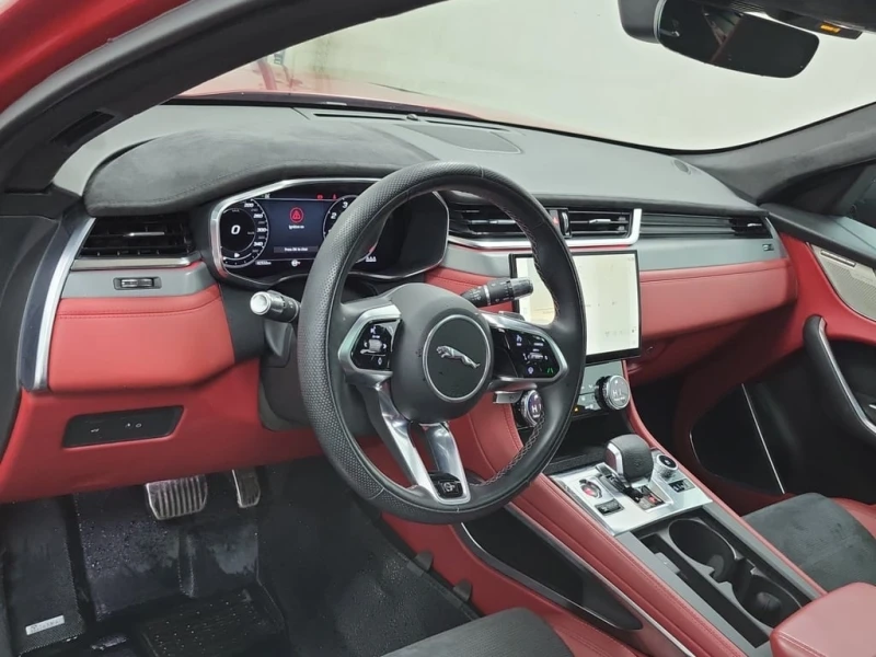 Jaguar F-PACE * P550 SVR * CARFAX * БЕЗ ПЪРВОНАЧАЛНА ВНОСКА, снимка 13 - Автомобили и джипове - 53144241