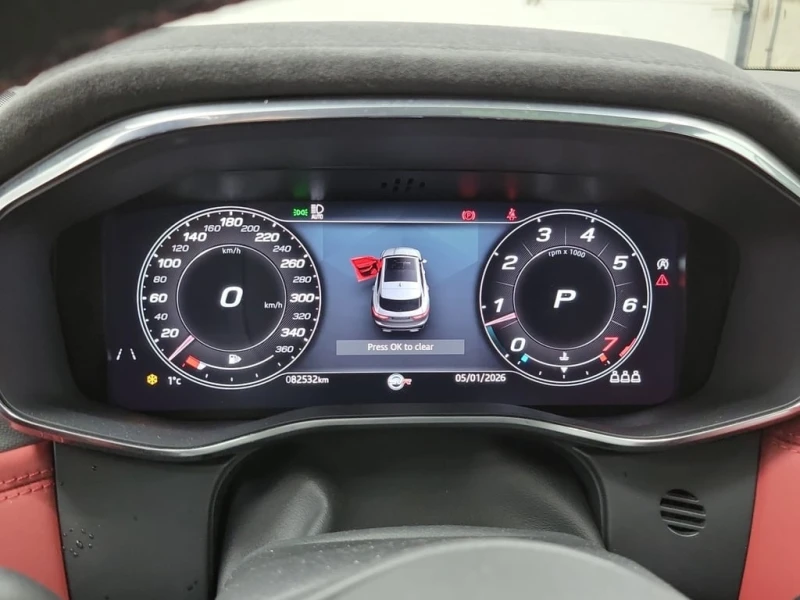 Jaguar F-PACE * P550 SVR * CARFAX * БЕЗ ПЪРВОНАЧАЛНА ВНОСКА, снимка 8 - Автомобили и джипове - 53144241