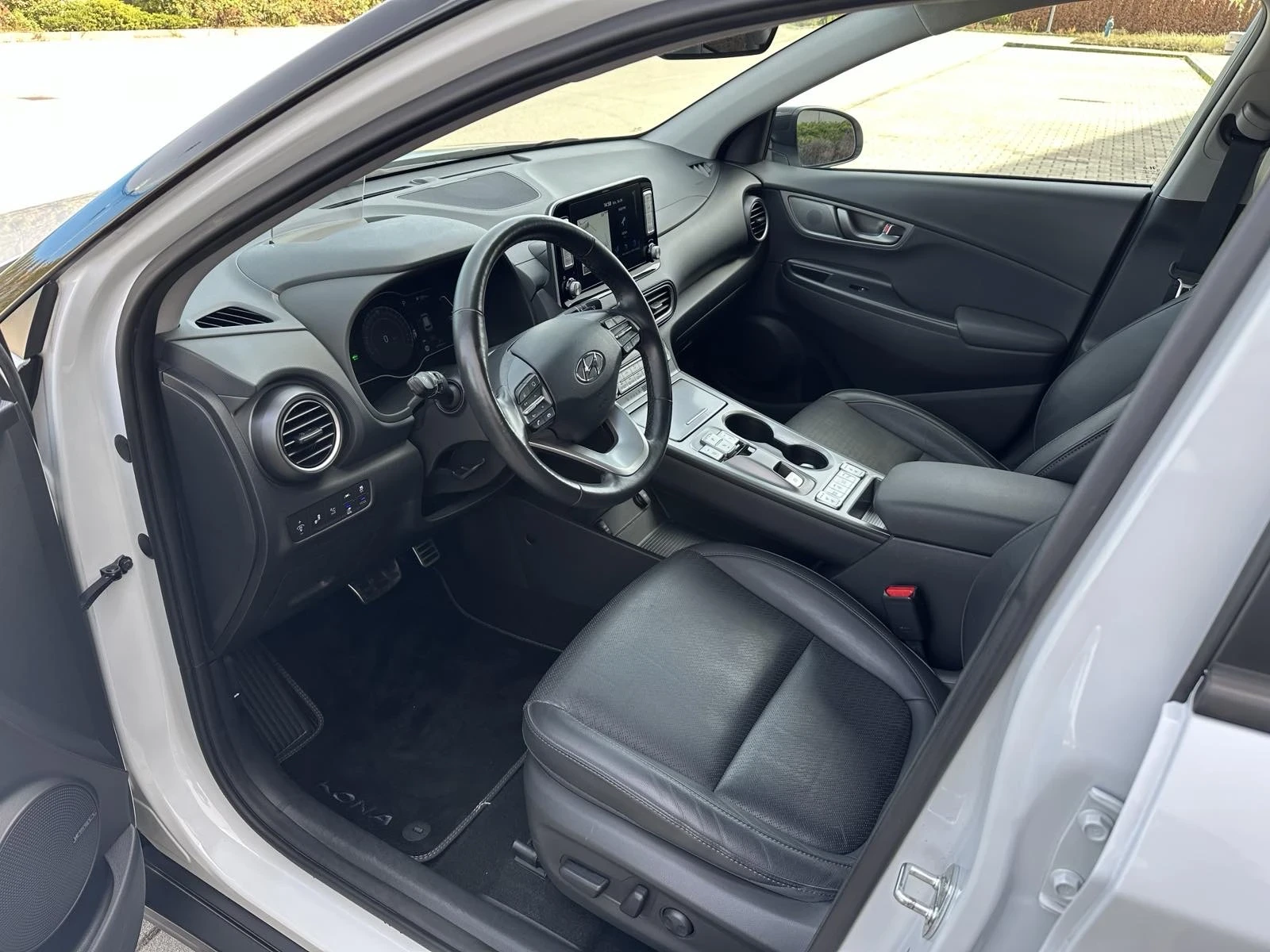 Hyundai Kona Premium 64 kWh ТЕРМОПОМПА КАМЕРА LED DISTRONIC - изображение 6