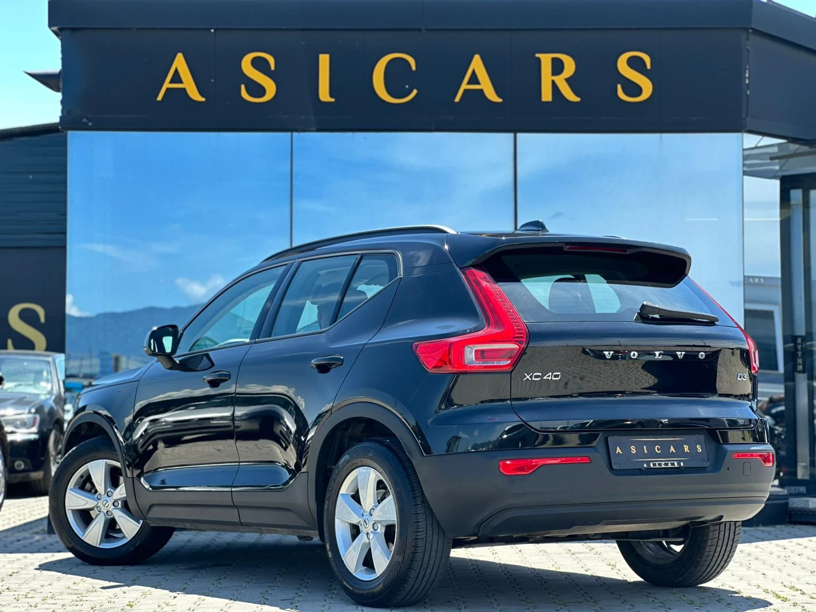 Volvo XC40 / 2.0D / 150 HP / EURO 6 / TOP / - изображение 3